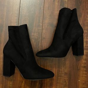 Steve Madden ankle high black booties